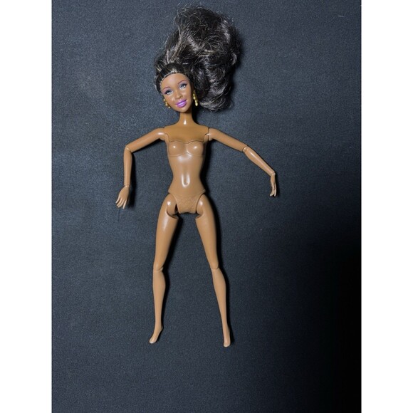 Barbie Fashionistas Swappin’ Styles Artsy Nikki Doll 2010 Articulated GUC - Picture 6 of 7